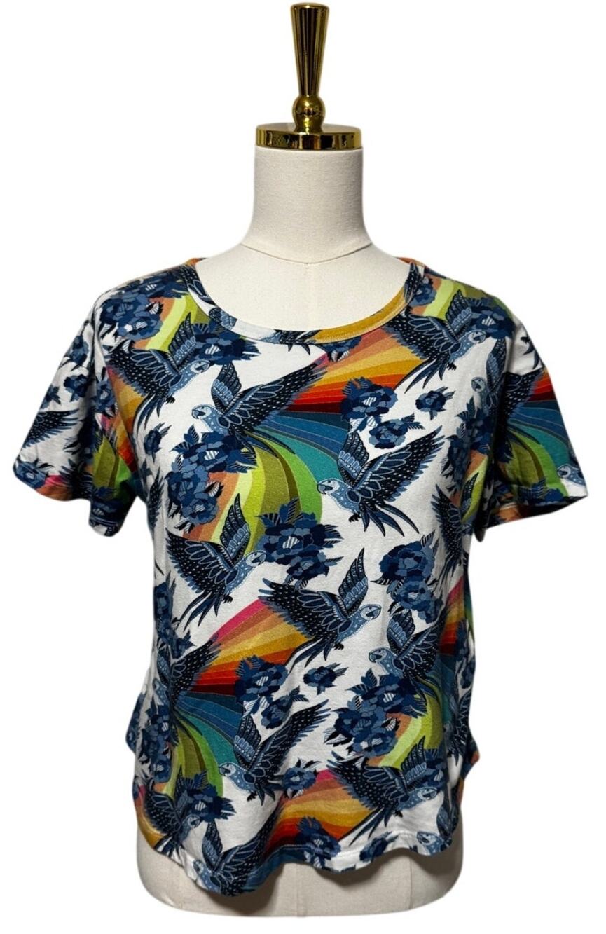 Farm Rio for Anthropologie Aves Graphic Tee Rainbow Macaw Floral Size Medium